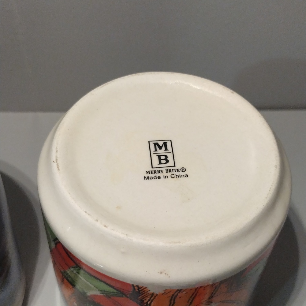 CHRISTMAS CANISTER JARS - Picture 5 of 9